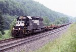 NS 6133 pulling the empties back to Bluefield
